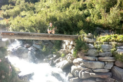 Pont et torrent de la Sassière bien gonflé