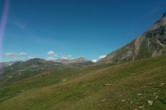 Un bout de Mont Blanc sous son nuage