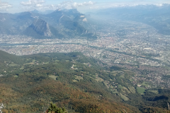 Grenoble et la crête affutée du Néron